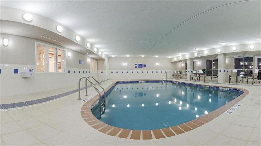 Holiday Inn Express & Suites Vermillion, An Ihg Hotel Eksteriør bilde