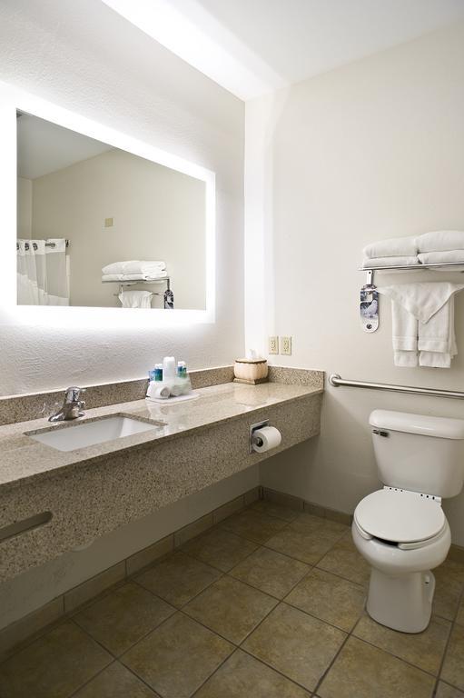 Holiday Inn Express & Suites Vermillion, An Ihg Hotel Eksteriør bilde