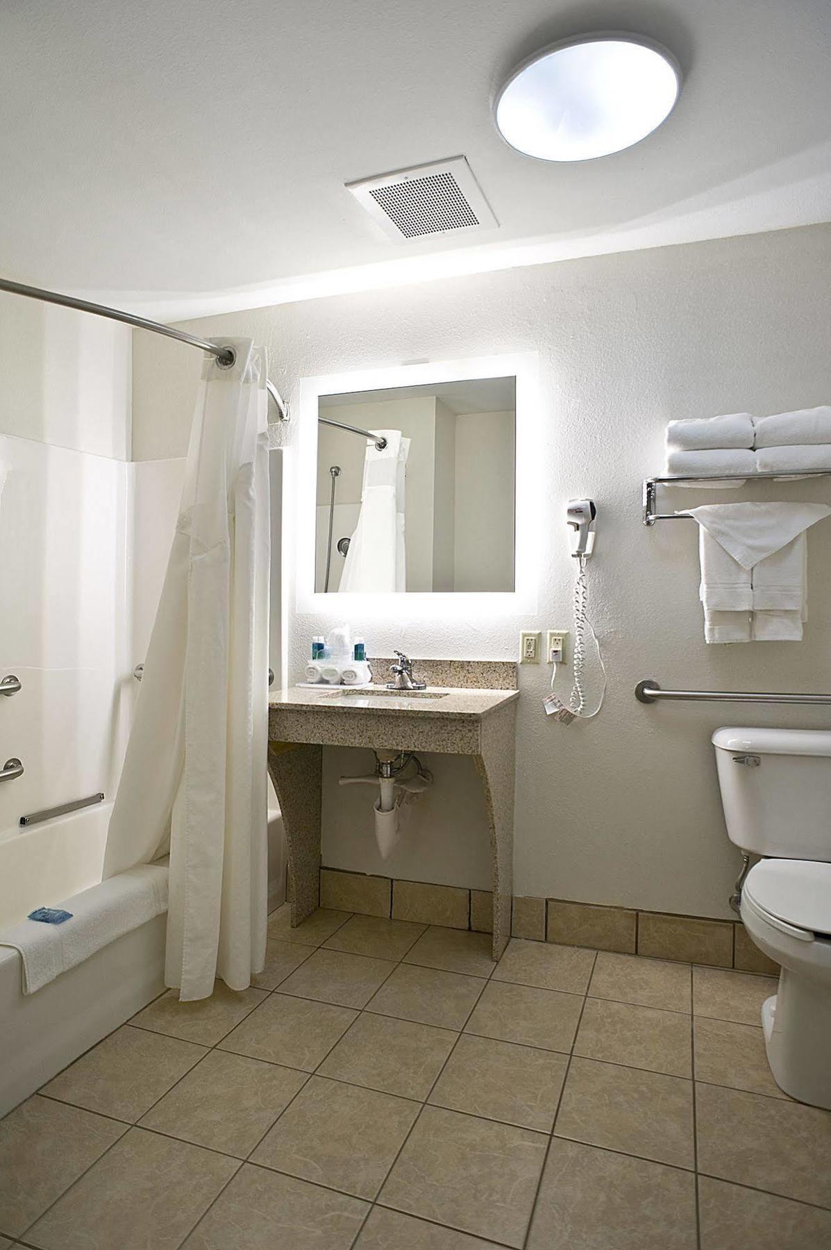 Holiday Inn Express & Suites Vermillion, An Ihg Hotel Eksteriør bilde