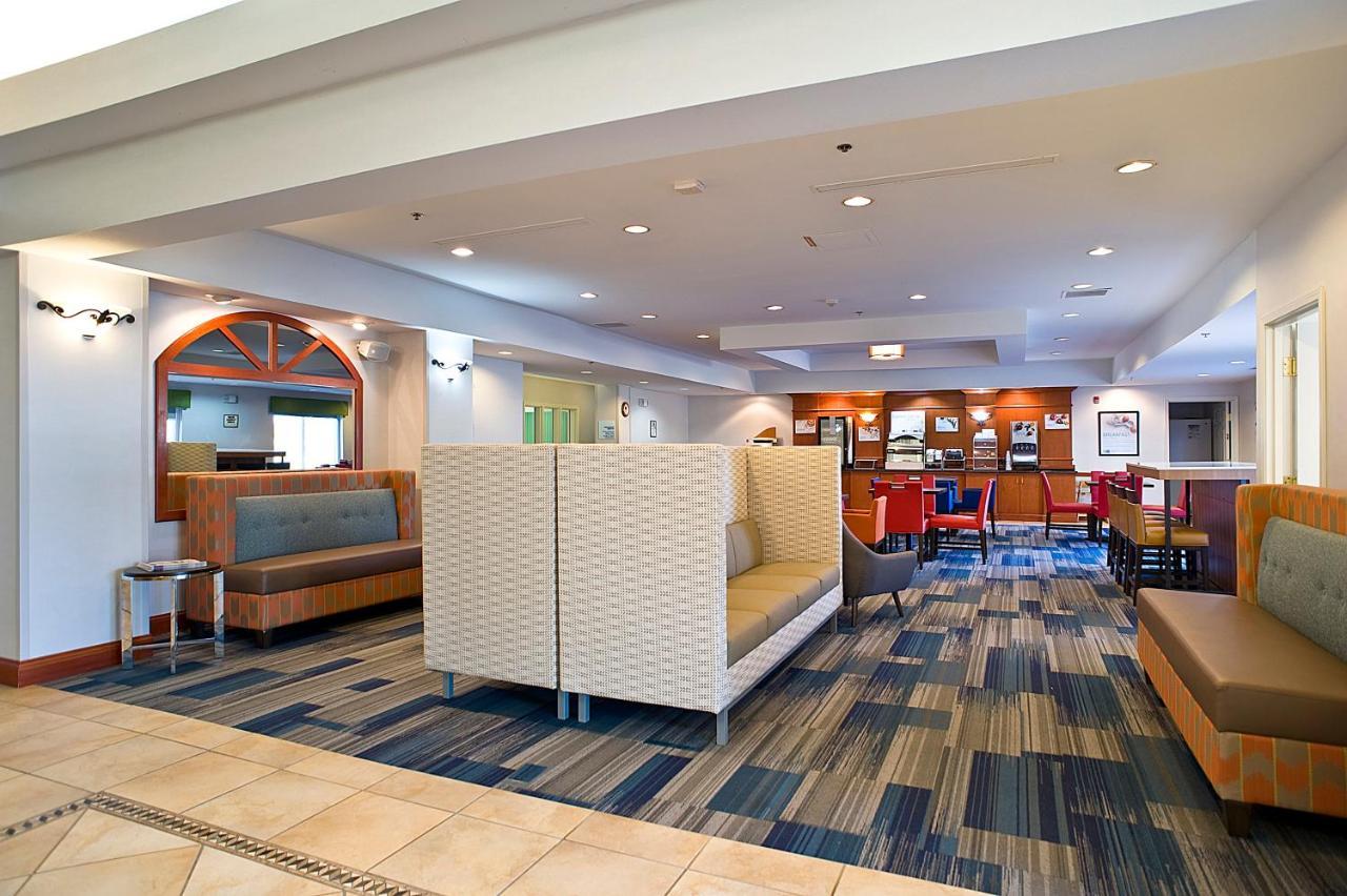 Holiday Inn Express & Suites Vermillion, An Ihg Hotel Eksteriør bilde