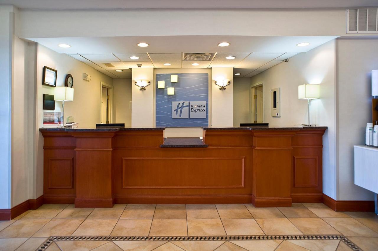 Holiday Inn Express & Suites Vermillion, An Ihg Hotel Eksteriør bilde